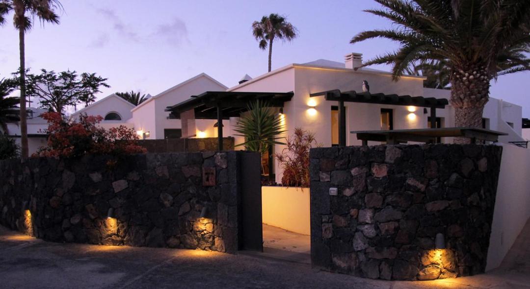 Bungalow Goa Pool View, Playa Roca Residence Sea Front Access - Free Ac - Wifi Costa Teguise Exterior foto