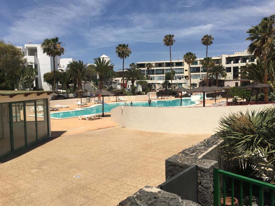 Bungalow Goa Pool View, Playa Roca Residence Sea Front Access - Free Ac - Wifi Costa Teguise Exterior foto