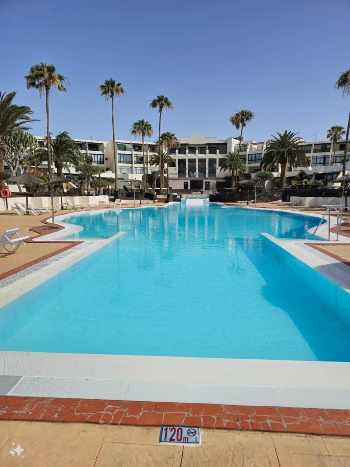 Bungalow Goa Pool View, Playa Roca Residence Sea Front Access - Free Ac - Wifi Costa Teguise Exterior foto